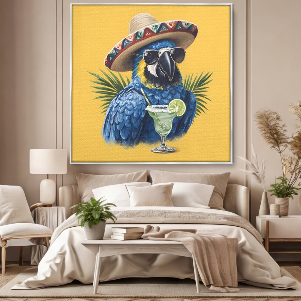 Tablou canvas cu tablou canvas cu papagal cu sombrero si cocktail, in rama de aluminiu argintiu, pe perete intr-un dormitor