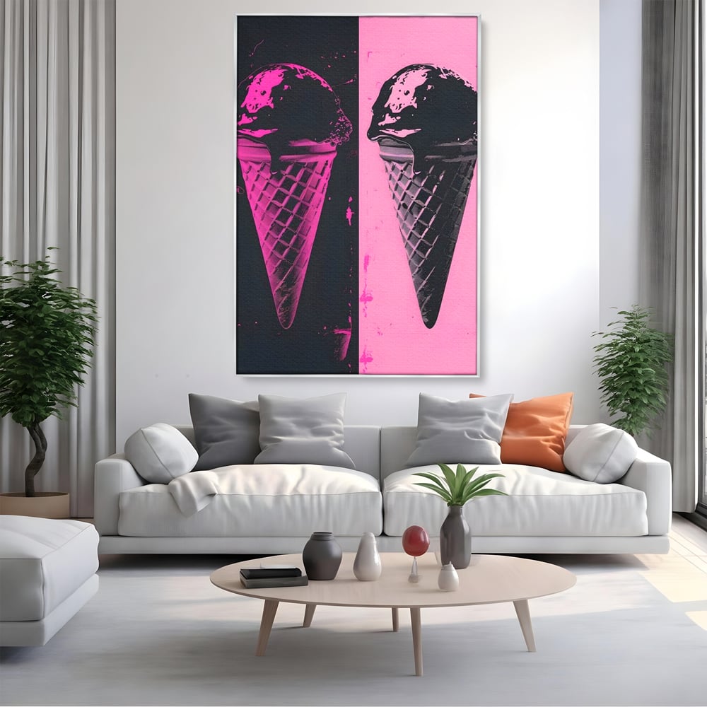 Tablou canvas cu tablou canvas cu doua inghetate pe bat impartit vertical, in rama de aluminiu argintiu, pe perete intr-un living