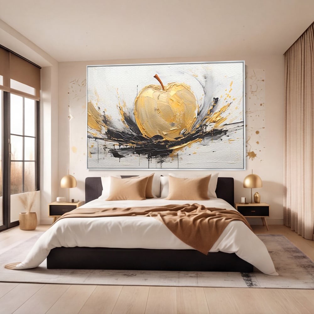 Tablou canvas cu pictura abstracta cu un mar auriu, in rama de aluminiu argintiu, pe perete intr-un dormitor