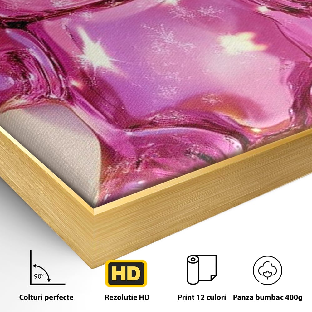 Detaliu al suprafetei: tablou canvas cu ursulet roz sclipitor, in rama de aluminiu auriu