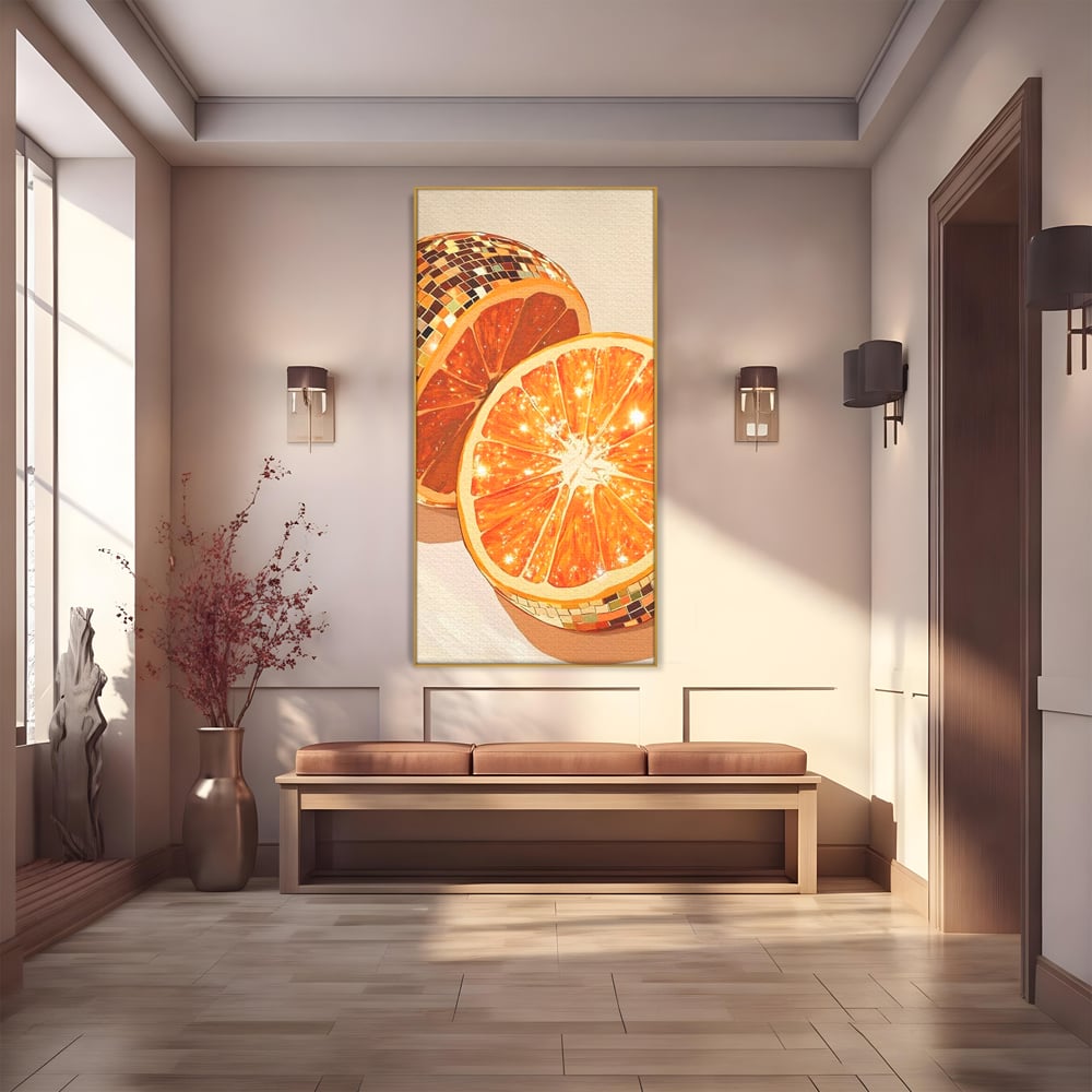 Tablou canvas cu ilustratie digitala cu felii de portocala si globuri disco, in rama de aluminiu auriu