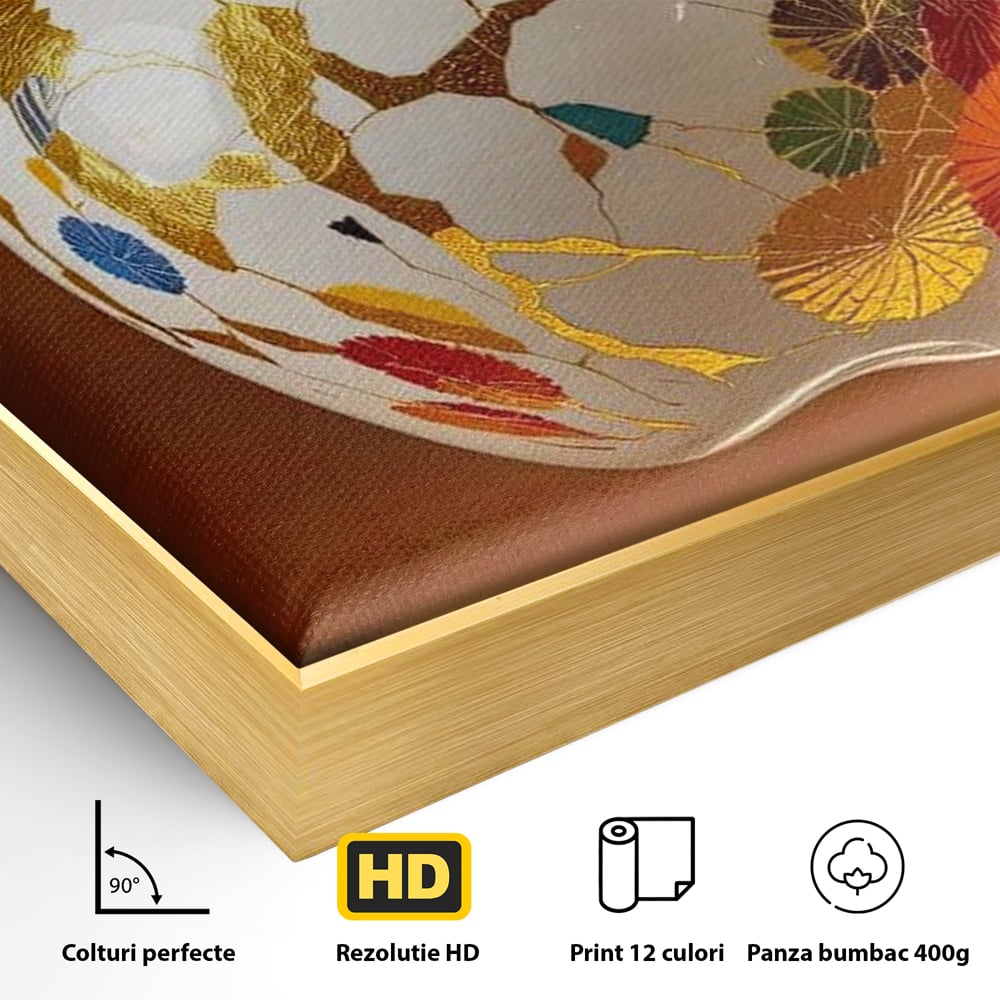 Detaliu al suprafetei: tablou canvas cu mar alb si motive aurii, in rama de aluminiu auriu