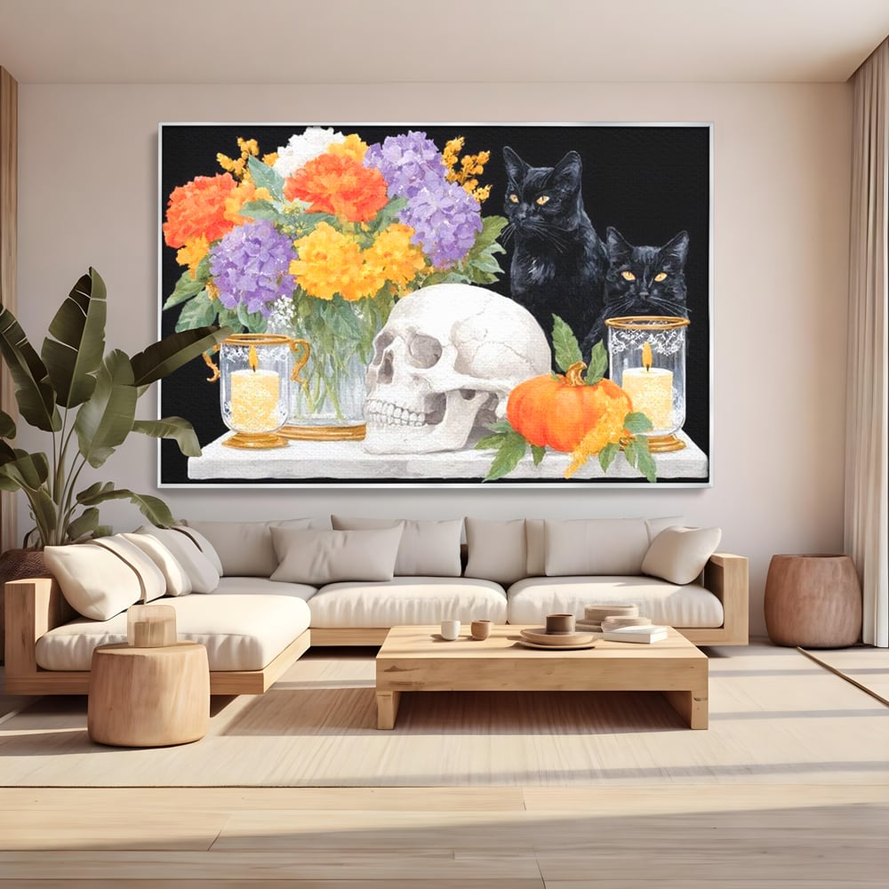 Tablou canvas cu tablou canvas cu pisici negre si craniu, in rama de aluminiu argintiu, pe perete intr-un living