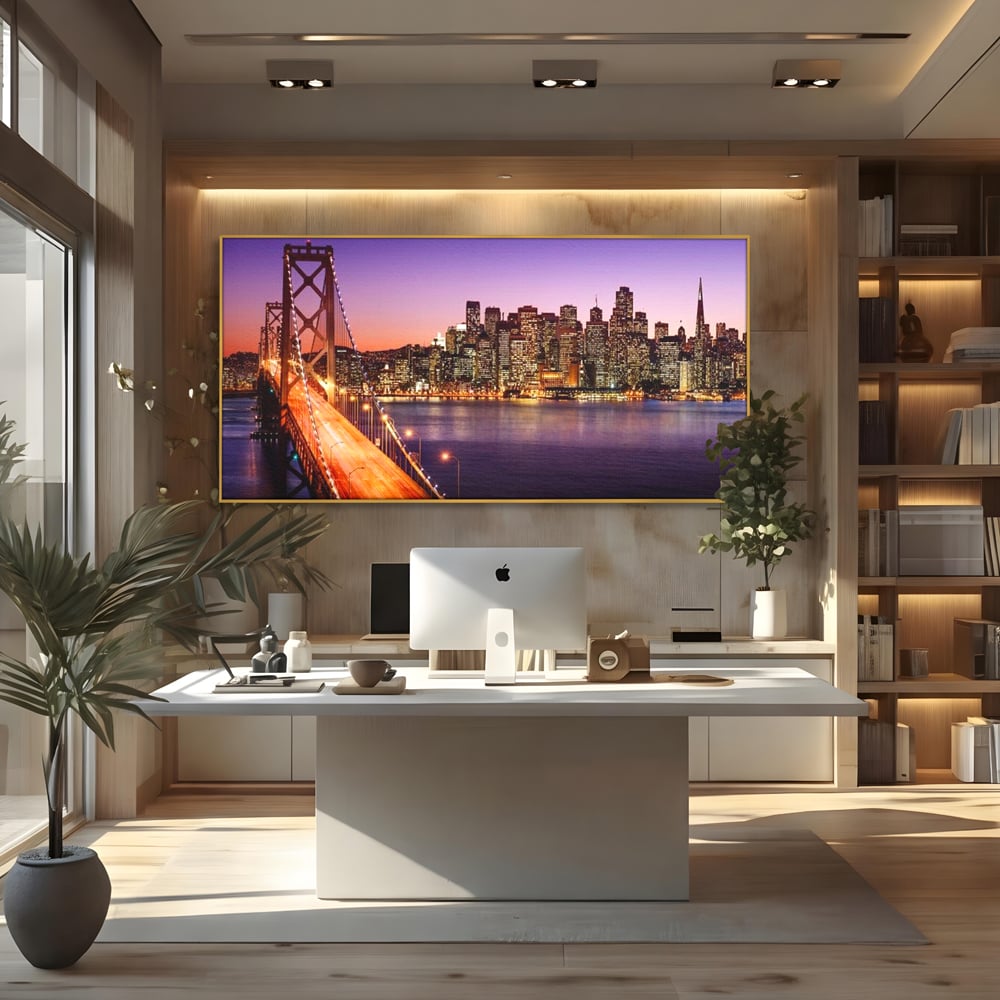Tablou canvas cu tablou canvas cu podul si orasul san francisco noaptea, in rama de aluminiu auriu, pe perete intr-un birou