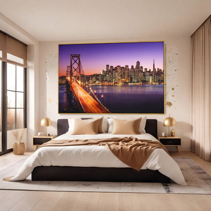 Tablou canvas cu tablou canvas cu podul si orasul san francisco noaptea, in rama de aluminiu auriu, pe perete intr-un dormitor