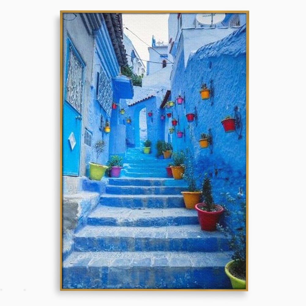 Tablou canvas cu tablou canvas cu straduta albastra din maroc, in rama de aluminiu auriu