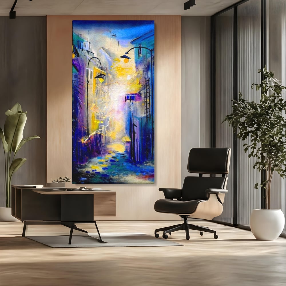 Tablou canvas cu pictura stradala cu iluminat nocturn, fara rama, pe sasiu de lemn, pe perete intr-un birou