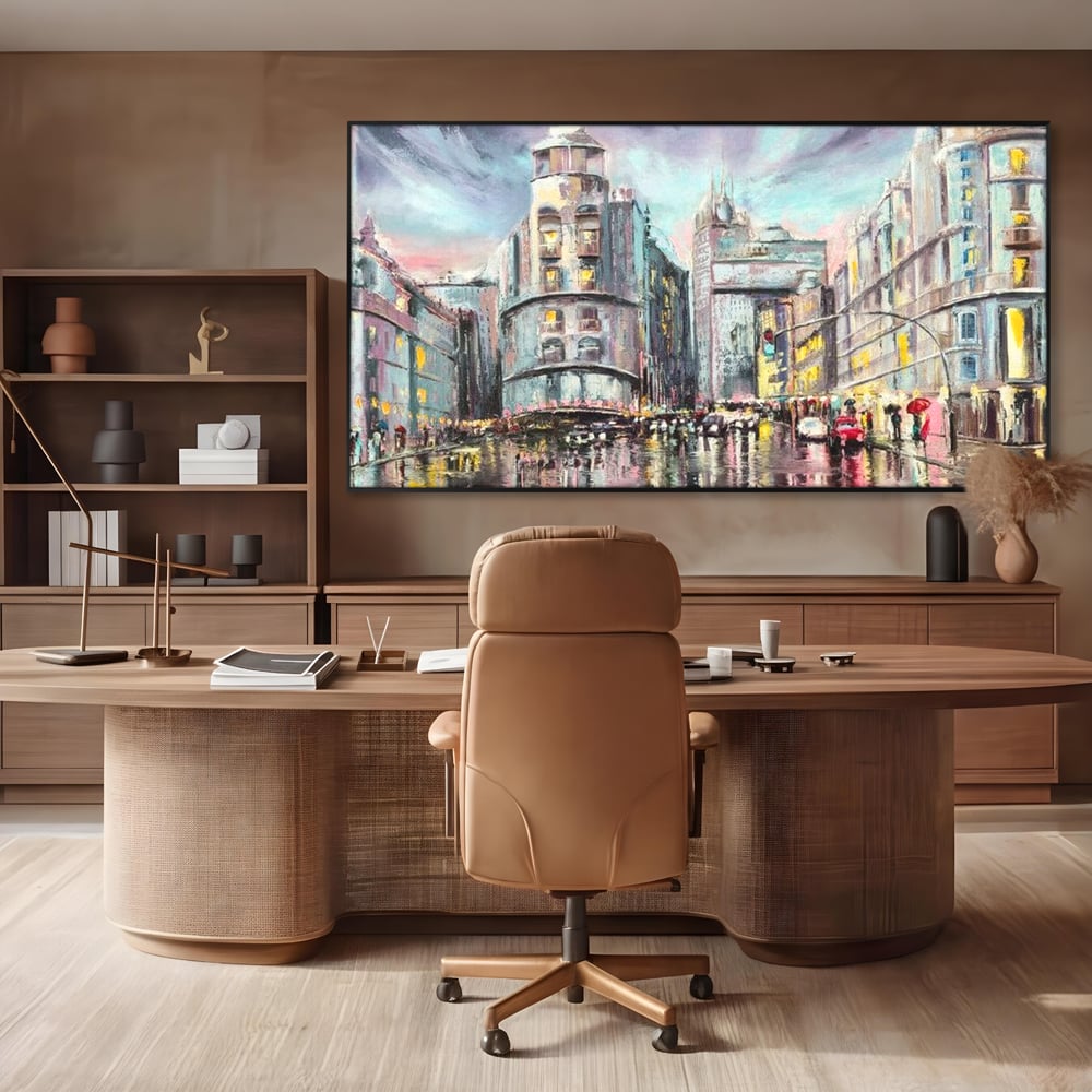 Tablou canvas cu pictura urbana cu strada ploioasa, in rama de aluminiu negru, pe perete intr-un birou
