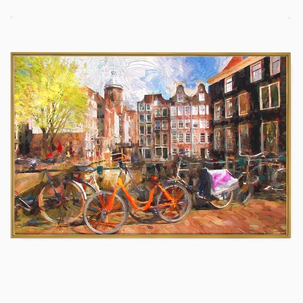 Tablou canvas cu pictura stradala cu bicicleta portocalie, in rama de aluminiu auriu