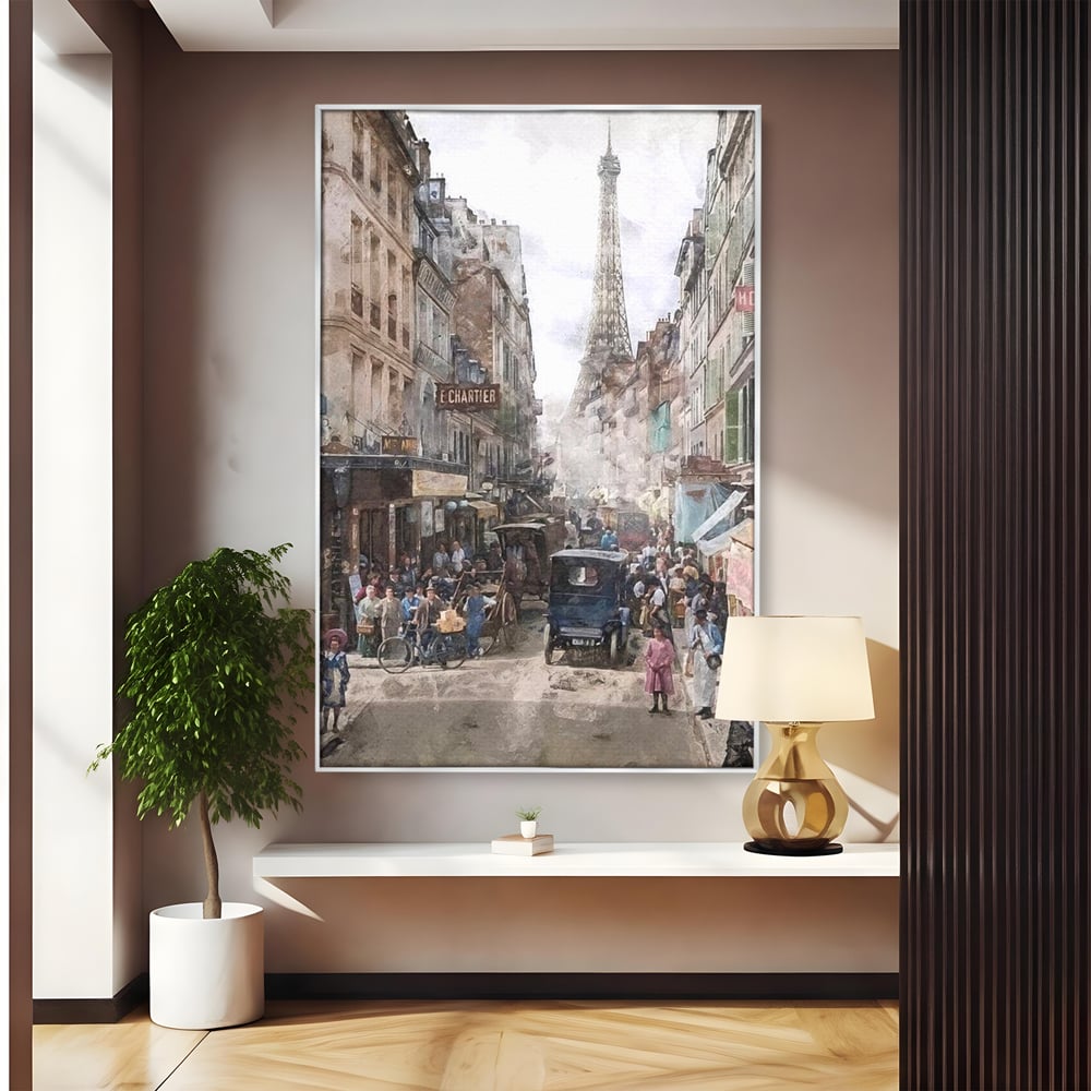 Tablou canvas cu pictura stradala cu turnul eiffel, in rama de aluminiu argintiu