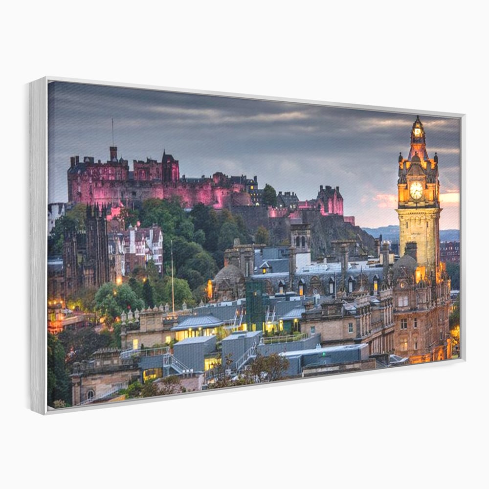 Tablou canvas cu tablou canvas cu peisaj urban din scotia la amurg, in rama de aluminiu argintiu