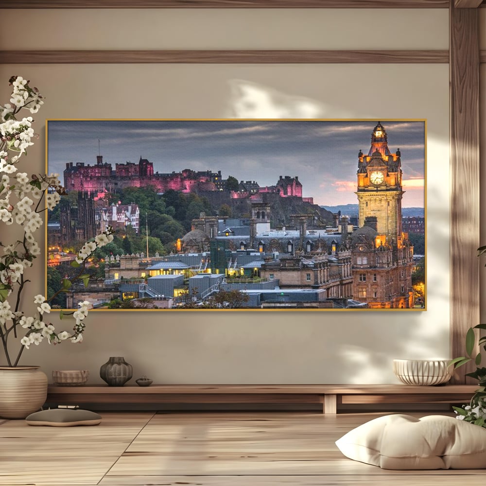 Tablou canvas cu tablou canvas cu peisaj urban din scotia la amurg, in rama de aluminiu auriu