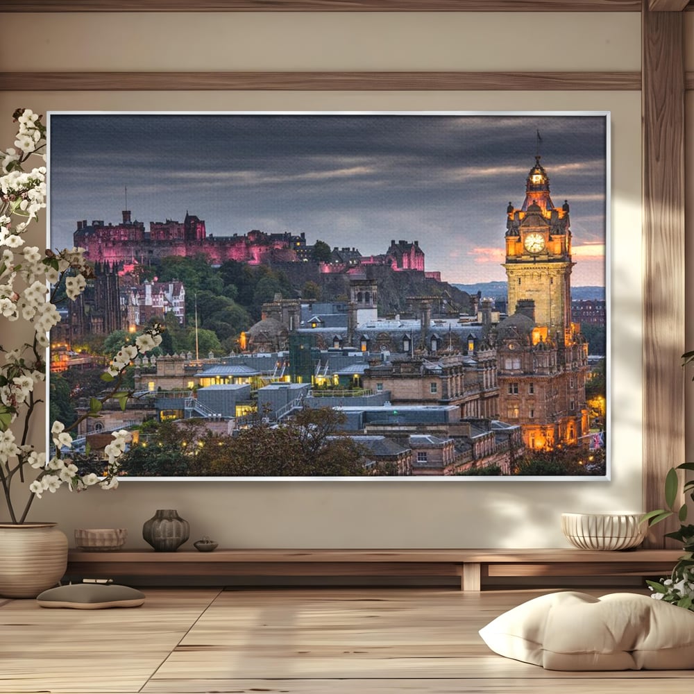 Tablou canvas cu tablou canvas cu peisaj urban din scotia la amurg, in rama de aluminiu argintiu