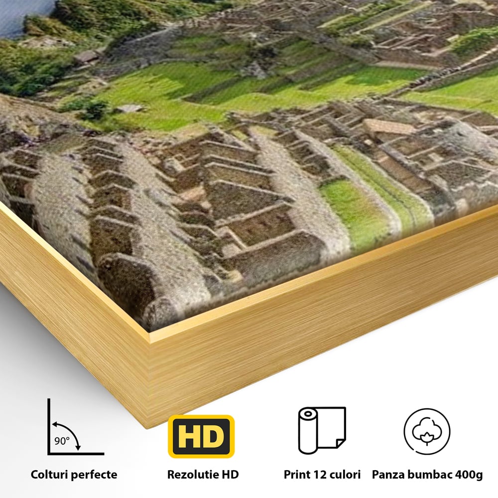 Detaliu al suprafetei: tablou canvas cu cetatea machu picchu, in rama de aluminiu auriu