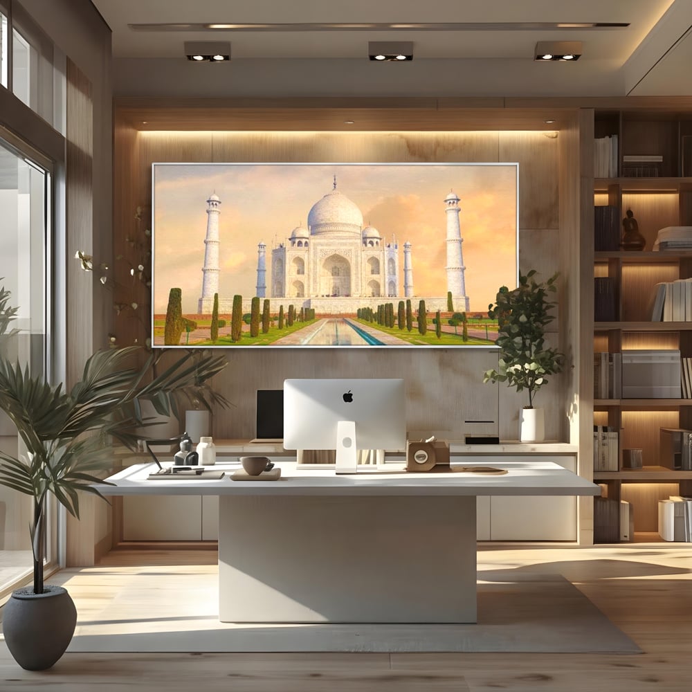 Tablou canvas cu tablou canvas cu taj mahal, in rama de aluminiu argintiu, pe perete intr-un birou