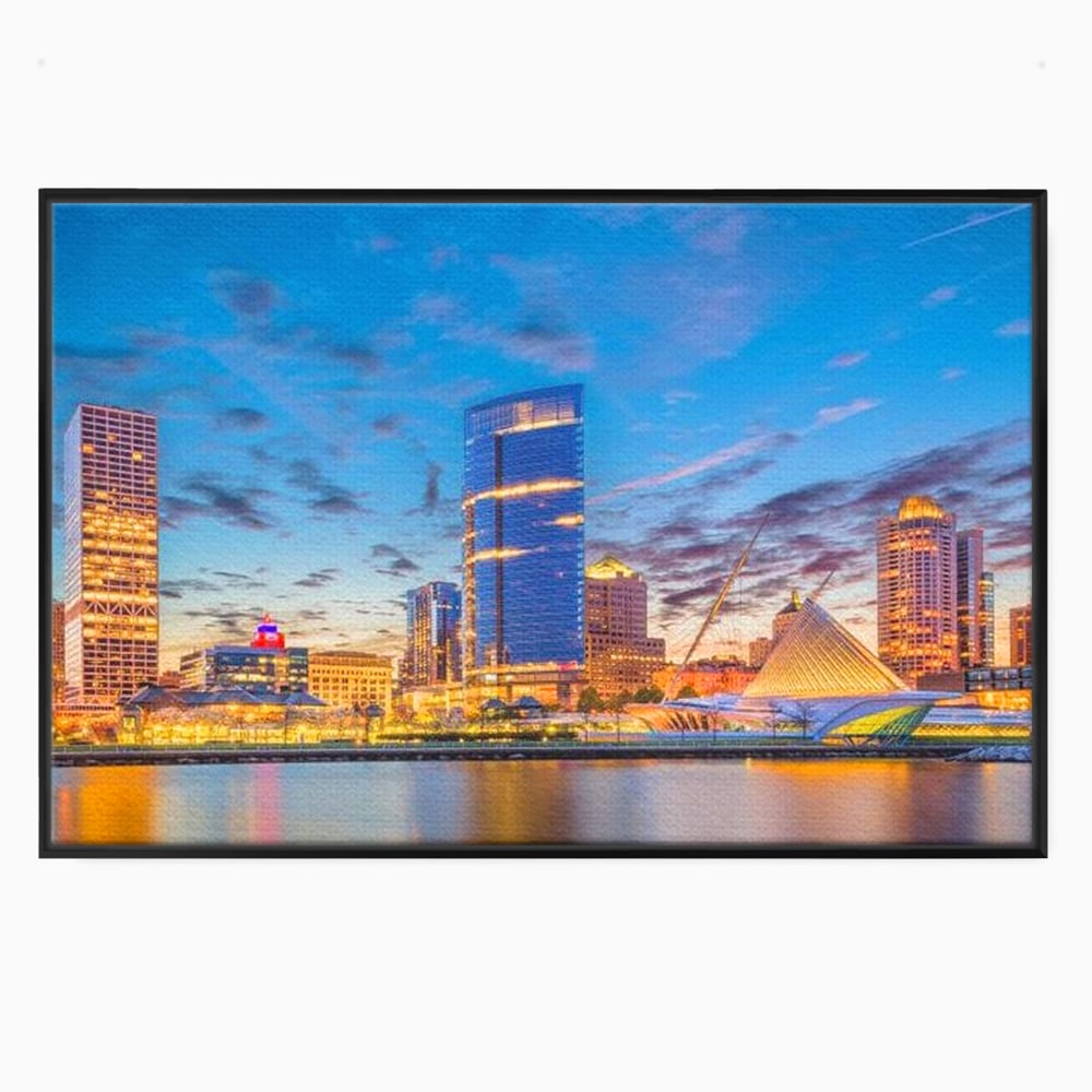 Tablou canvas cu panorami urbana nocturna milwaukee pe apa, in rama de aluminiu negru