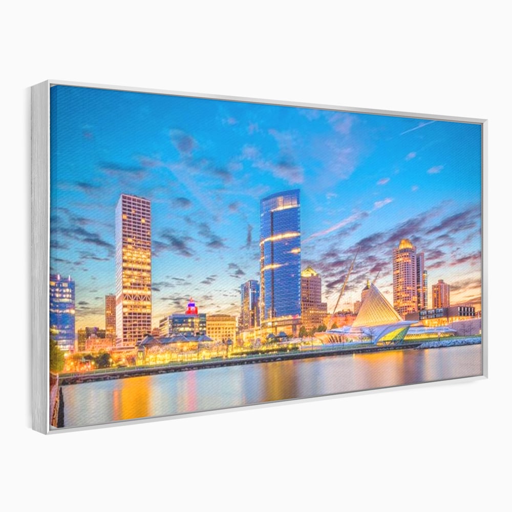 Tablou canvas cu panorami urbana nocturna milwaukee pe apa, in rama de aluminiu argintiu