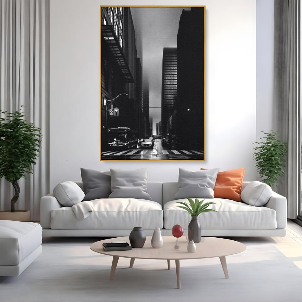 Tablou canvas cu tablou canvas cu oras in ceata, in rama de aluminiu auriu, pe perete intr-un living