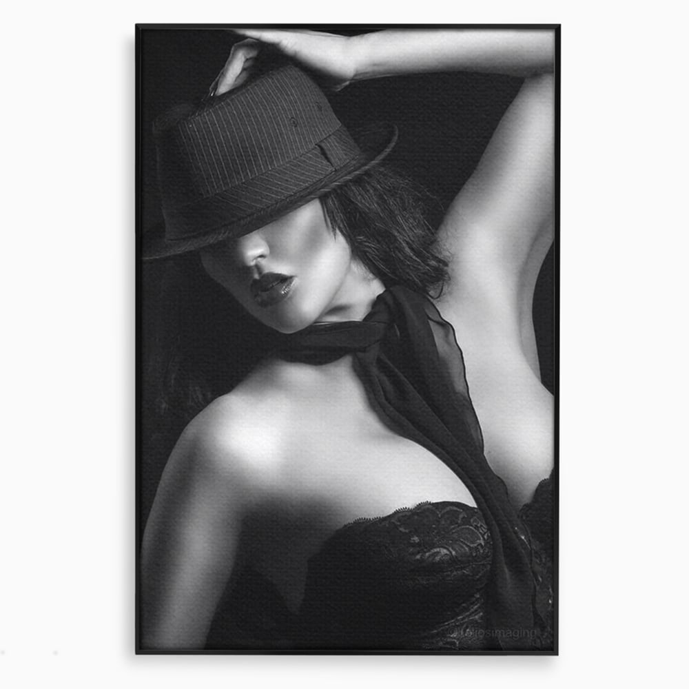 Tablou canvas cu tablou canvas portret feminin noir, in rama de aluminiu negru