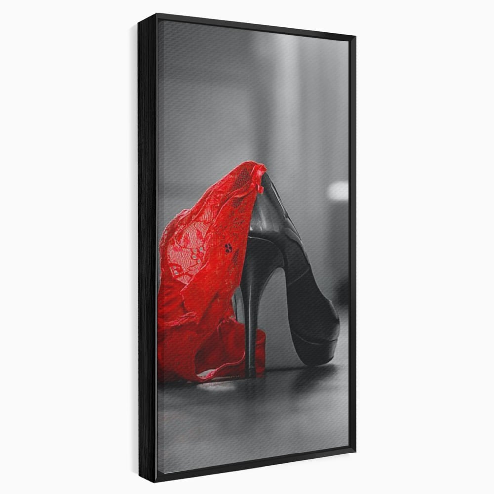 Tablou canvas cu tablou canvas cu pantof stiletto si lenjerie, in rama de aluminiu negru