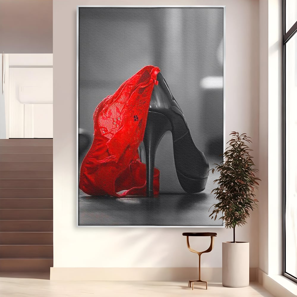 Tablou canvas cu tablou canvas cu pantof stiletto si lenjerie, in rama de aluminiu argintiu