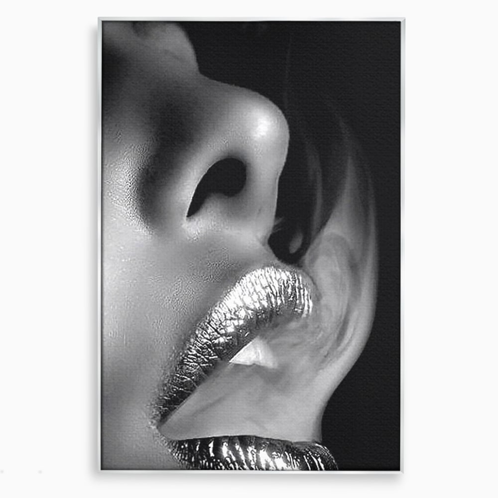 Tablou canvas cu tablou canvas cu buze si fum, in rama de aluminiu argintiu