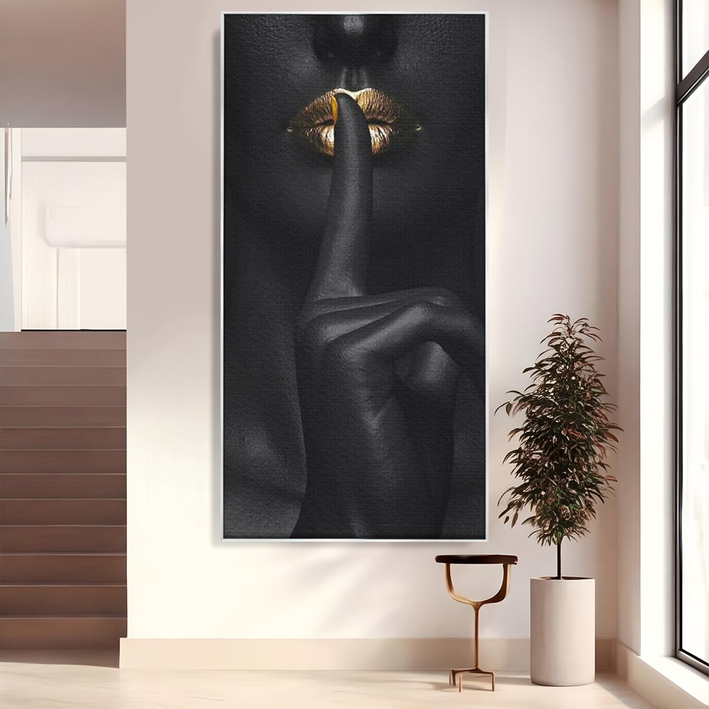 Tablou canvas cu tablou canvas cu buze si deget, in rama de aluminiu argintiu
