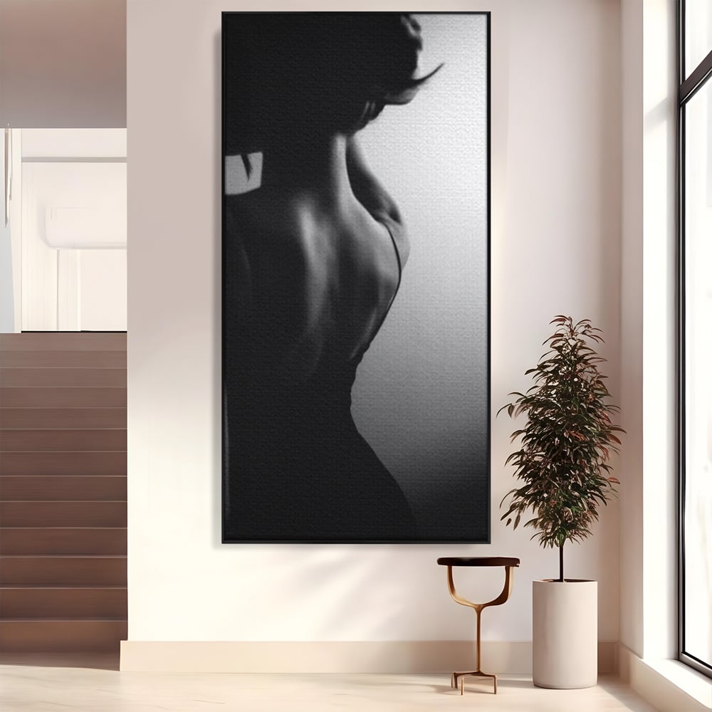 Tablou canvas cu tablou canvas cu silueta feminina monocroma, in rama de aluminiu negru