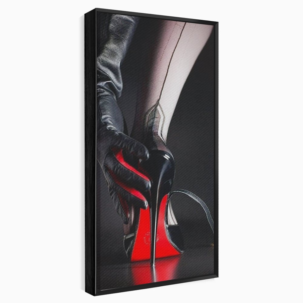 Tablou canvas cu tablou canvas cu pantof rosu si picior, in rama de aluminiu negru
