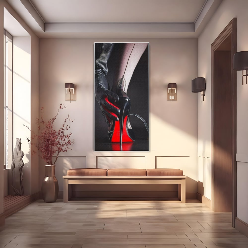 Tablou canvas cu tablou canvas cu pantof rosu si picior, in rama de aluminiu argintiu
