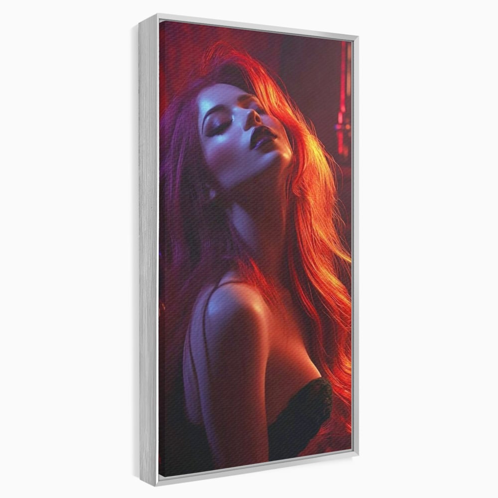Tablou canvas cu tablou canvas cu femeie si lumina rosie, in rama de aluminiu argintiu