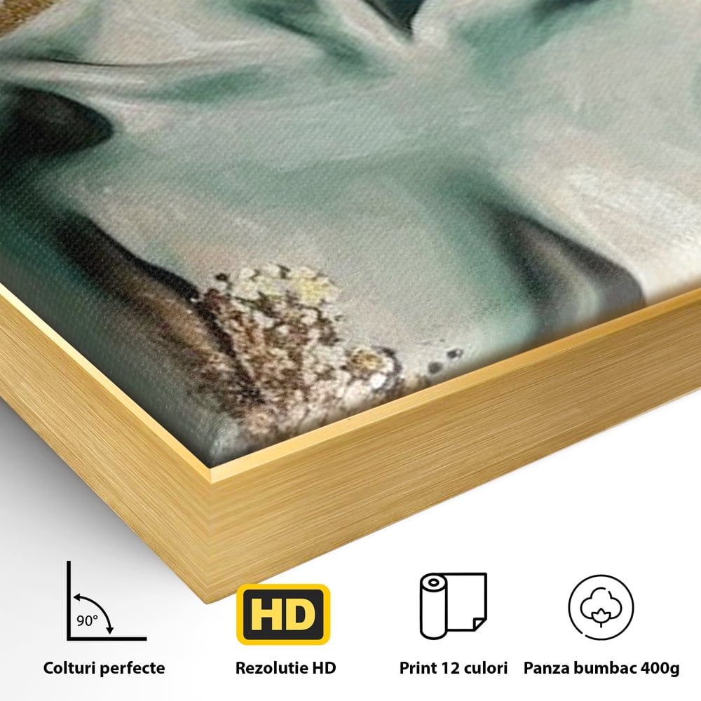 Detaliu al suprafetei: tablou canvas cu femeie si flori roz, in rama de aluminiu auriu