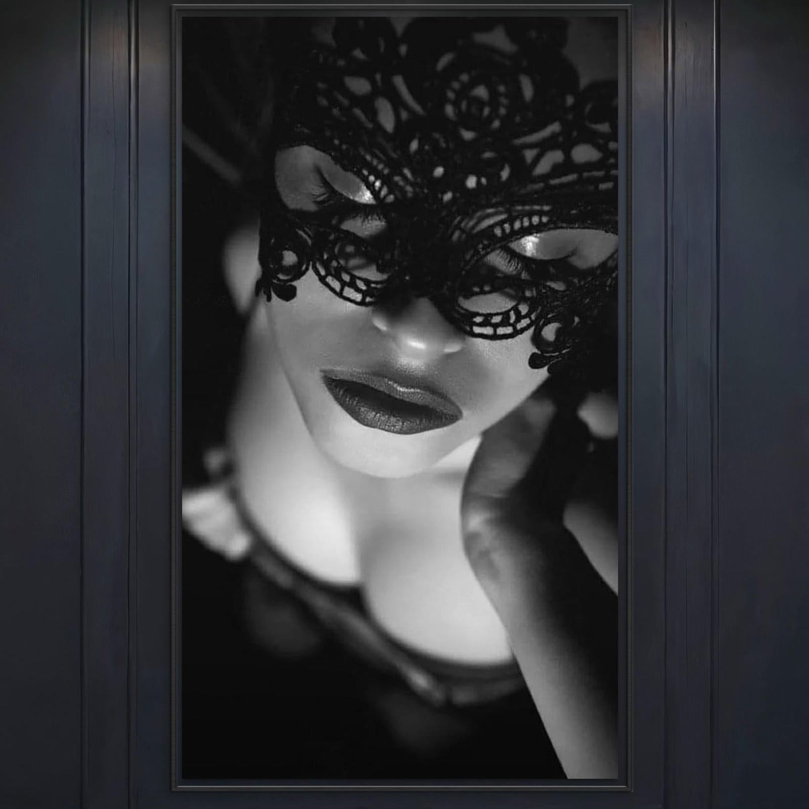 Tablou Canvas Premium, LuxCanva® P1037, Masca Pasională, Masca, Dantela, Negru, Monocrom, Senzualitate, Pasiune, Frumusete, Seducator, Mister, Dramatism, Living, Dormitor