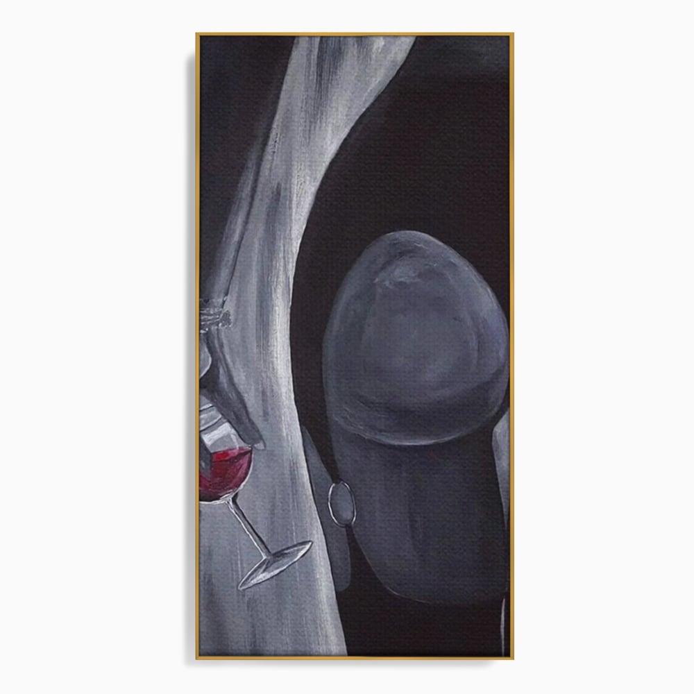 Tablou canvas cu pictura minimalista cu femeie si pahar de vin, in rama de aluminiu auriu