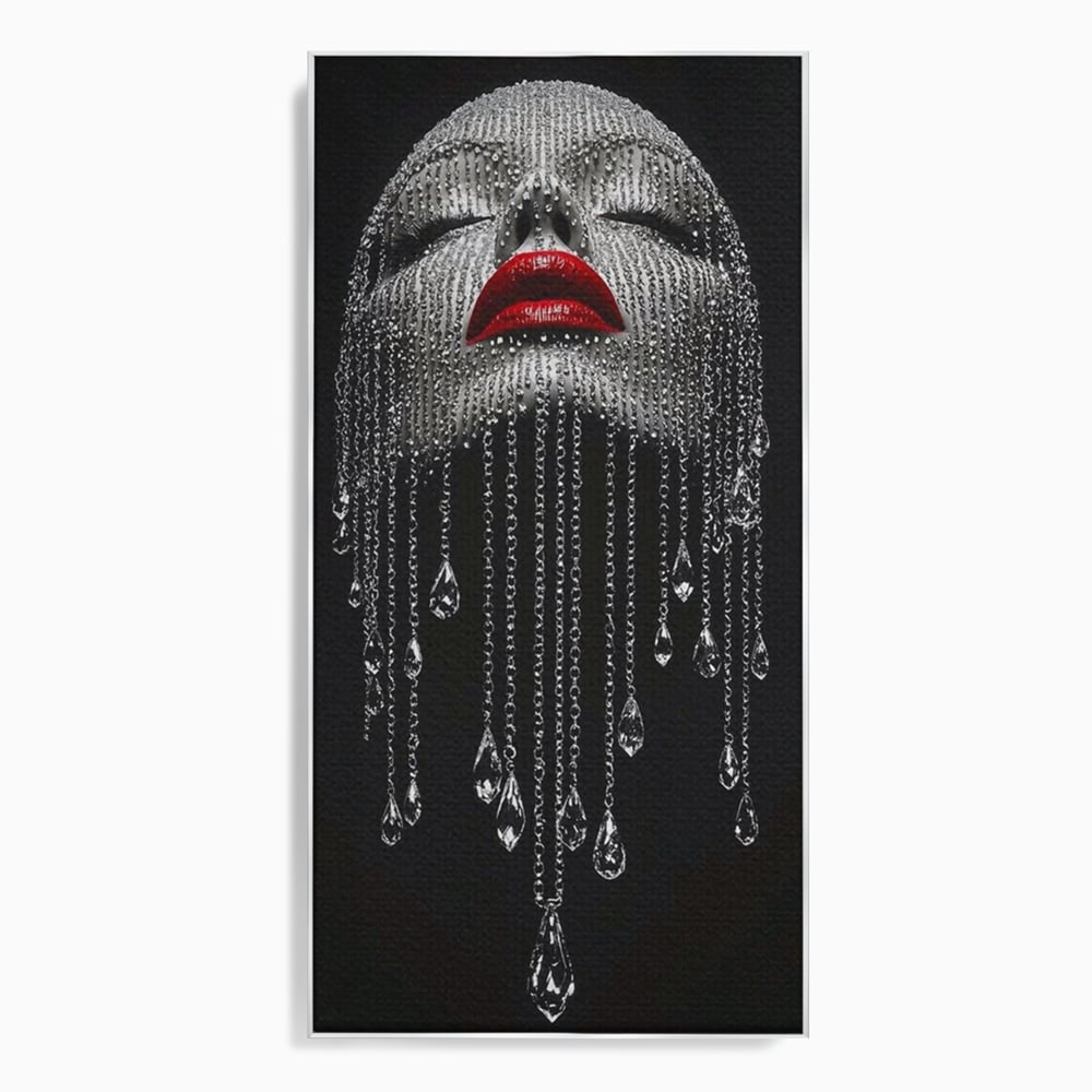Tablou canvas cu tablou portret femeie cu cristale si buze rosii, in rama de aluminiu argintiu