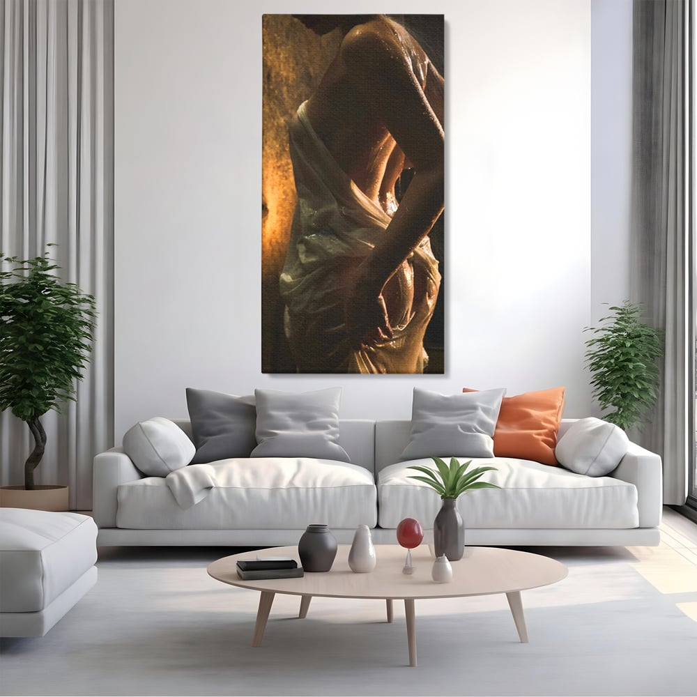 Tablou canvas cu tablou canvas cu silueta umeda in lumina calda, fara rama, pe sasiu de lemn, pe perete intr-un living