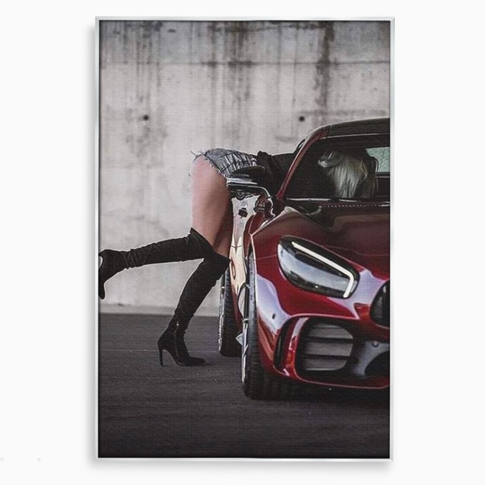 Tablou canvas cu femeie langa masina rosie, in rama de aluminiu argintiu