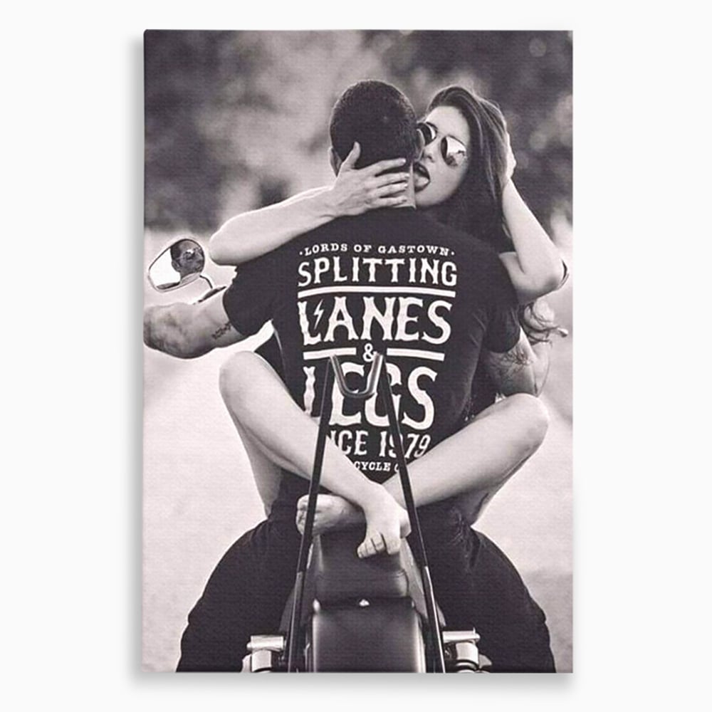 Tablou canvas cu tablou cuplu pe motocicleta, fara rama, pe sasiu de lemn