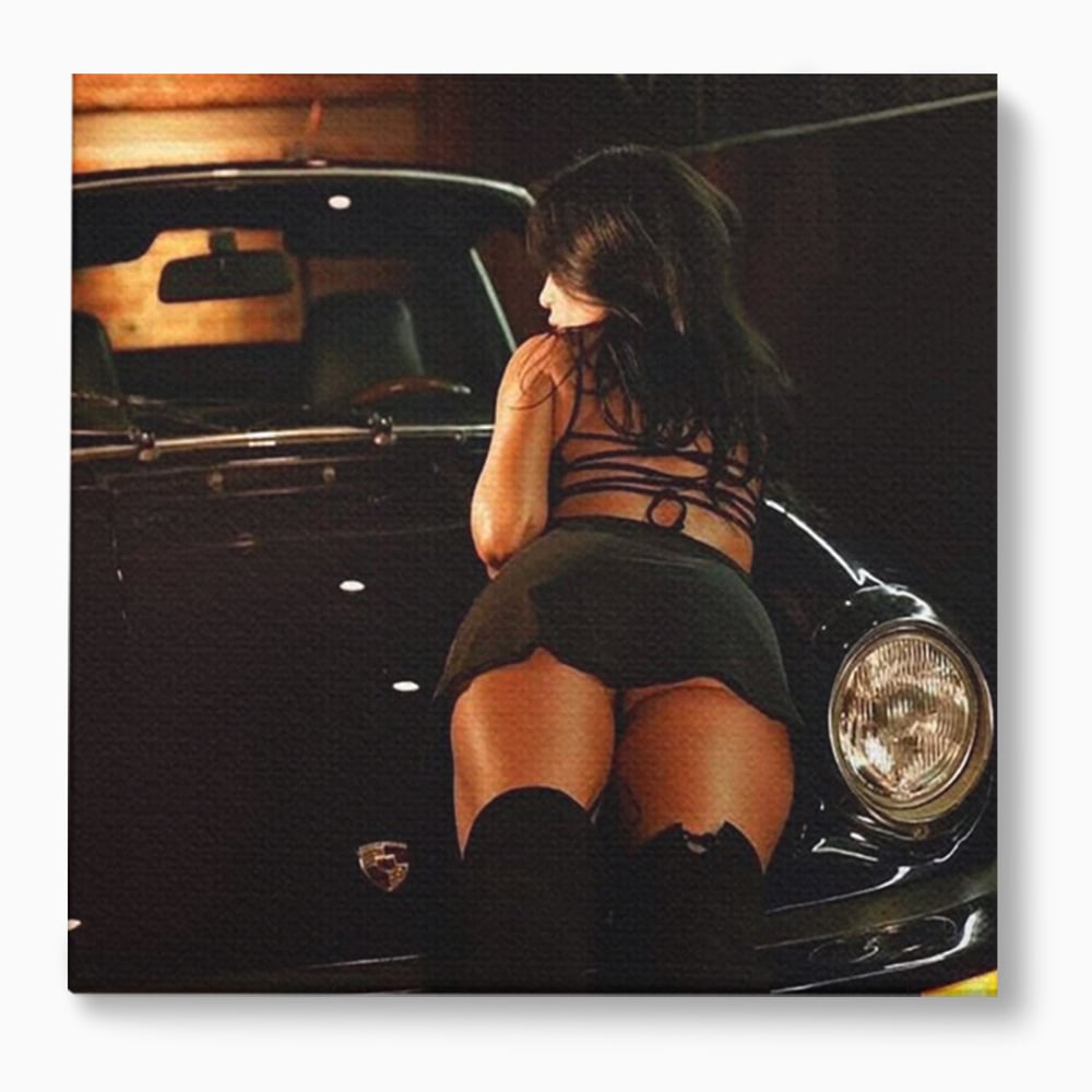 Tablou canvas cu tablou canvas cu femeie pe masina, fara rama, pe sasiu de lemn