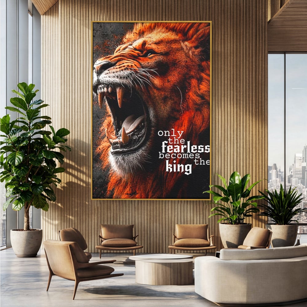 Tablou canvas cu ilustratie digitala cu leu care raguseste, in rama de aluminiu auriu, pe perete intr-un birou