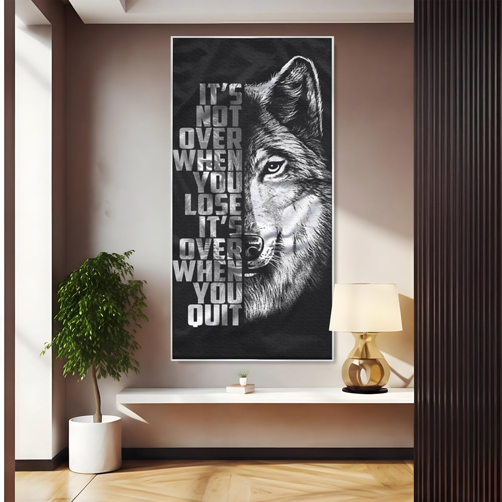 Tablou canvas cu tablou canvas cu lup si mesaj, in rama de aluminiu argintiu