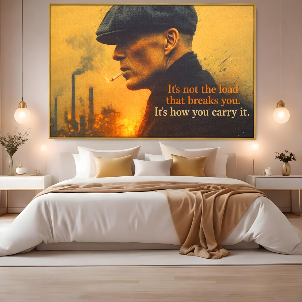 Tablou canvas cu tablou canvas cu personaj si mesaj motivational, in rama de aluminiu auriu, pe perete intr-un dormitor