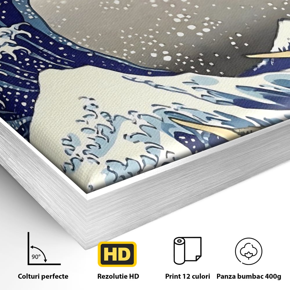 Detaliu al suprafetei: tablou canvas cu valul urias, in rama de aluminiu argintiu