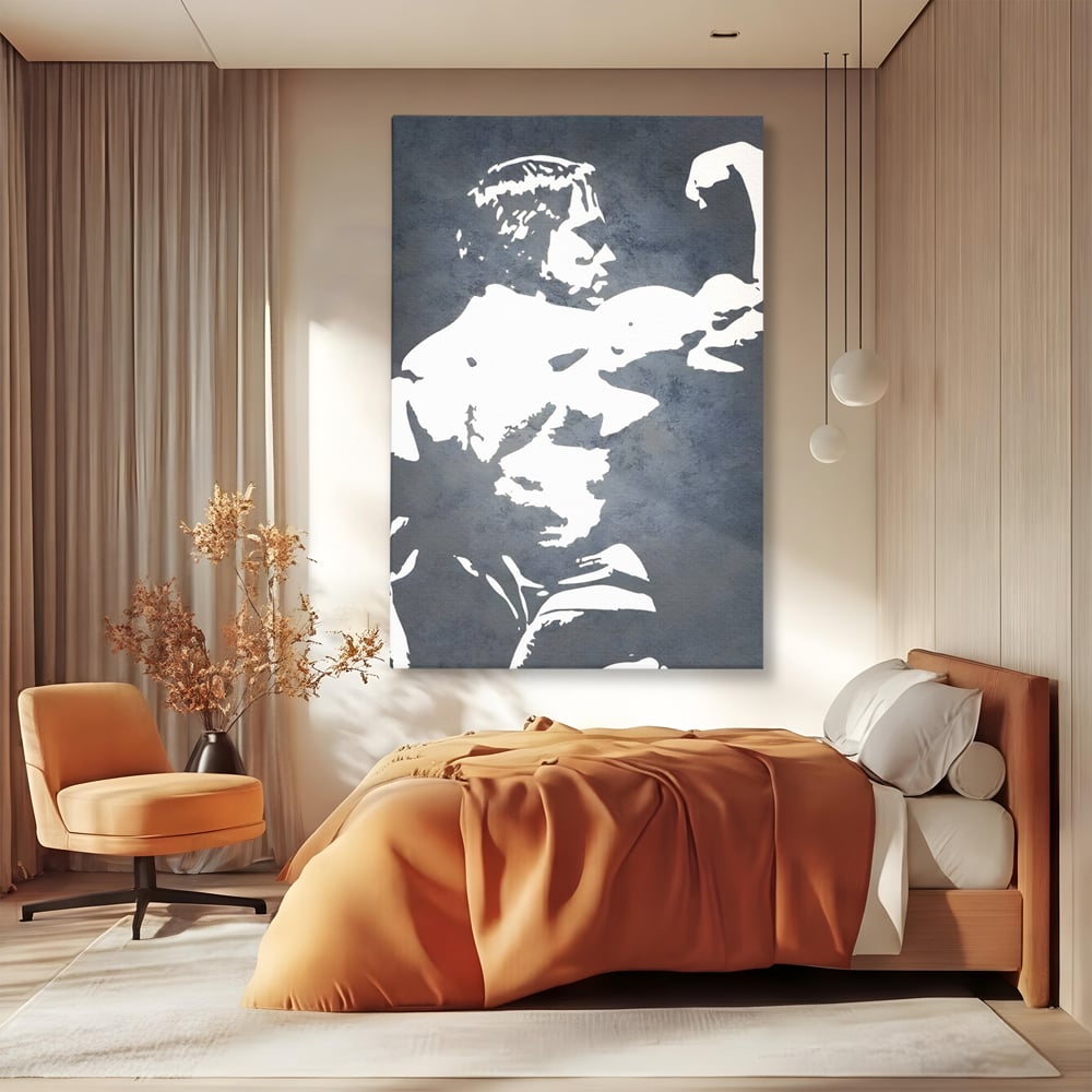 Tablou canvas cu tablou canvas cu portret stilizat, fara rama, pe sasiu de lemn, pe perete intr-un dormitor