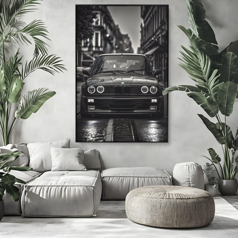 Tablou canvas cu tablou canvas cu masina bmw clasica, in rama de aluminiu negru, pe perete intr-un living