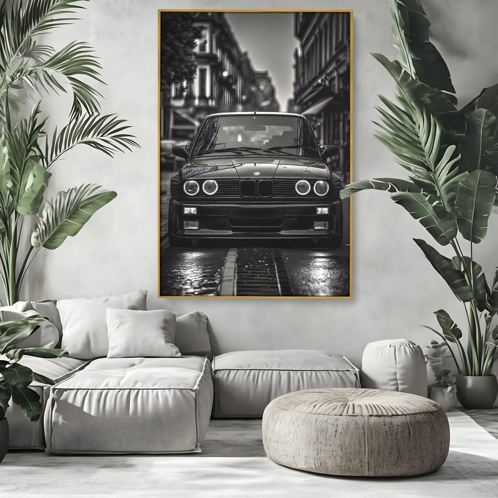 Tablou canvas cu tablou canvas cu masina bmw clasica, in rama de aluminiu auriu, pe perete intr-un living