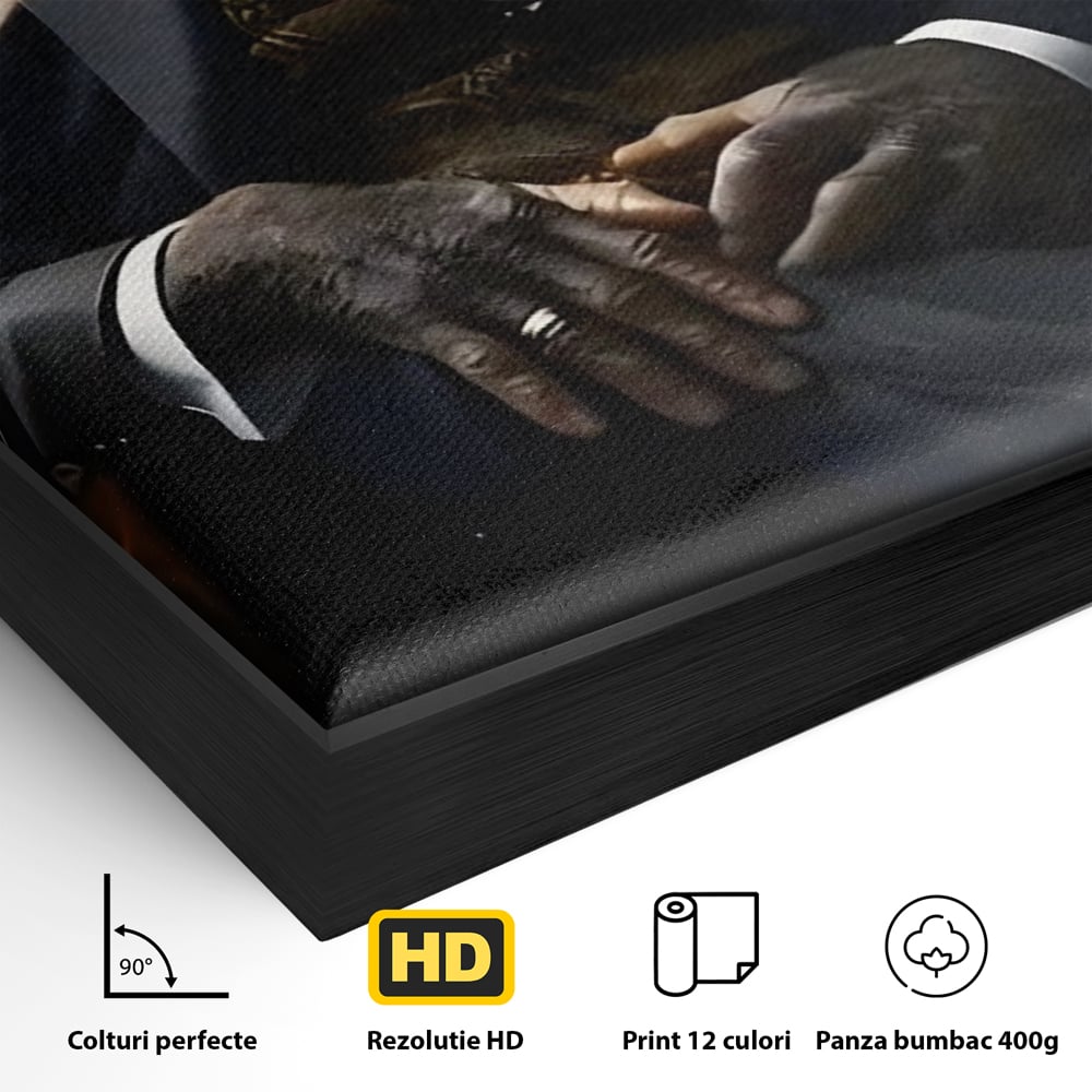 Detaliu al suprafetei: tablou canvas cu cimpanzeu mafiot, in rama de aluminiu negru