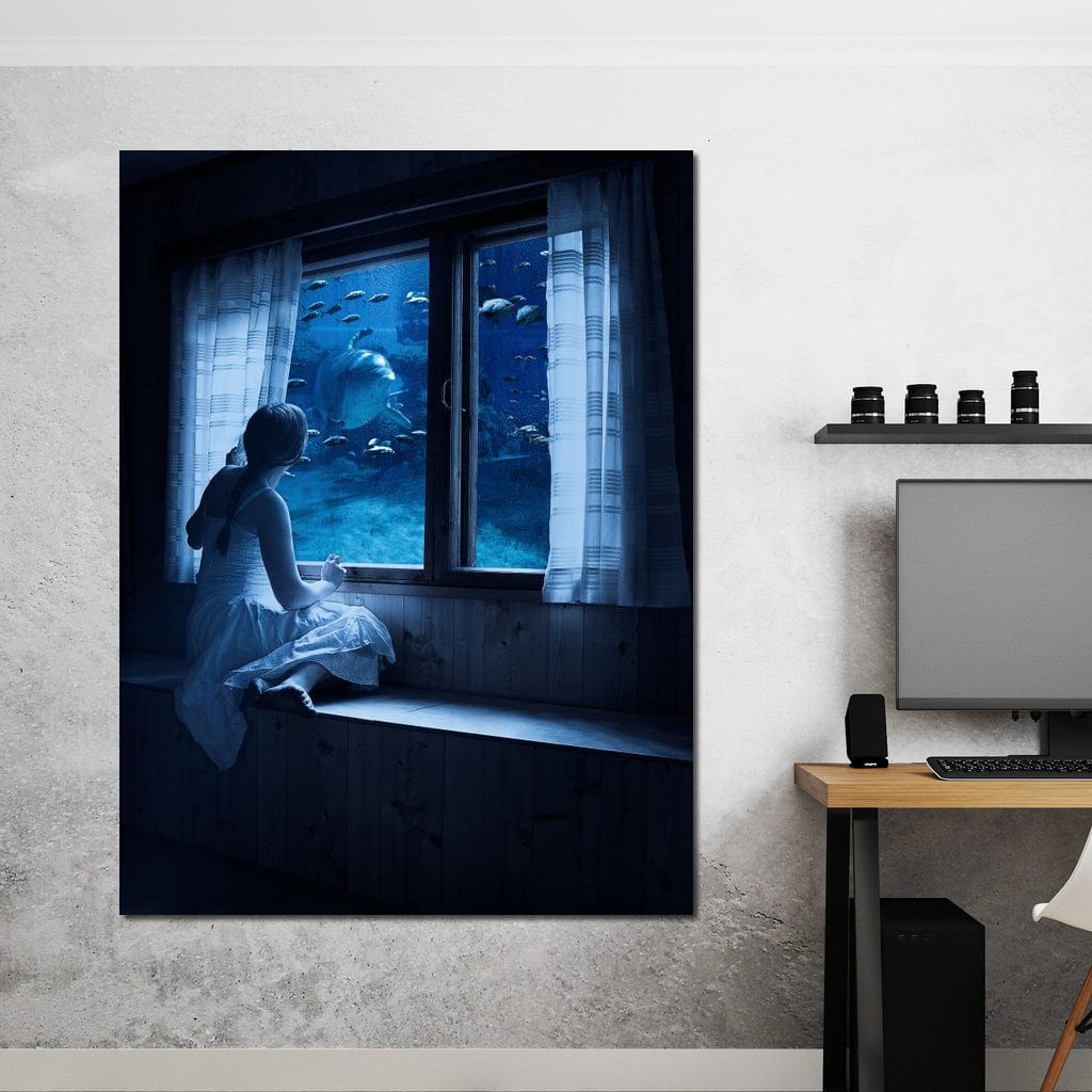 tablou canvas cu un copil privind adancurile oceanului cu pesti si rechini printr-o fereastra
