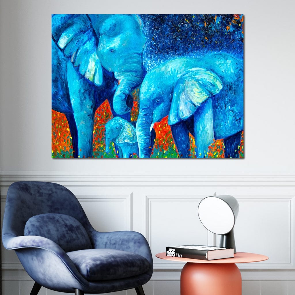 tablou canvas cu elefanti in nuante vibrante de albastru si fundal in tonuri aprinse de portocaliu si rosu