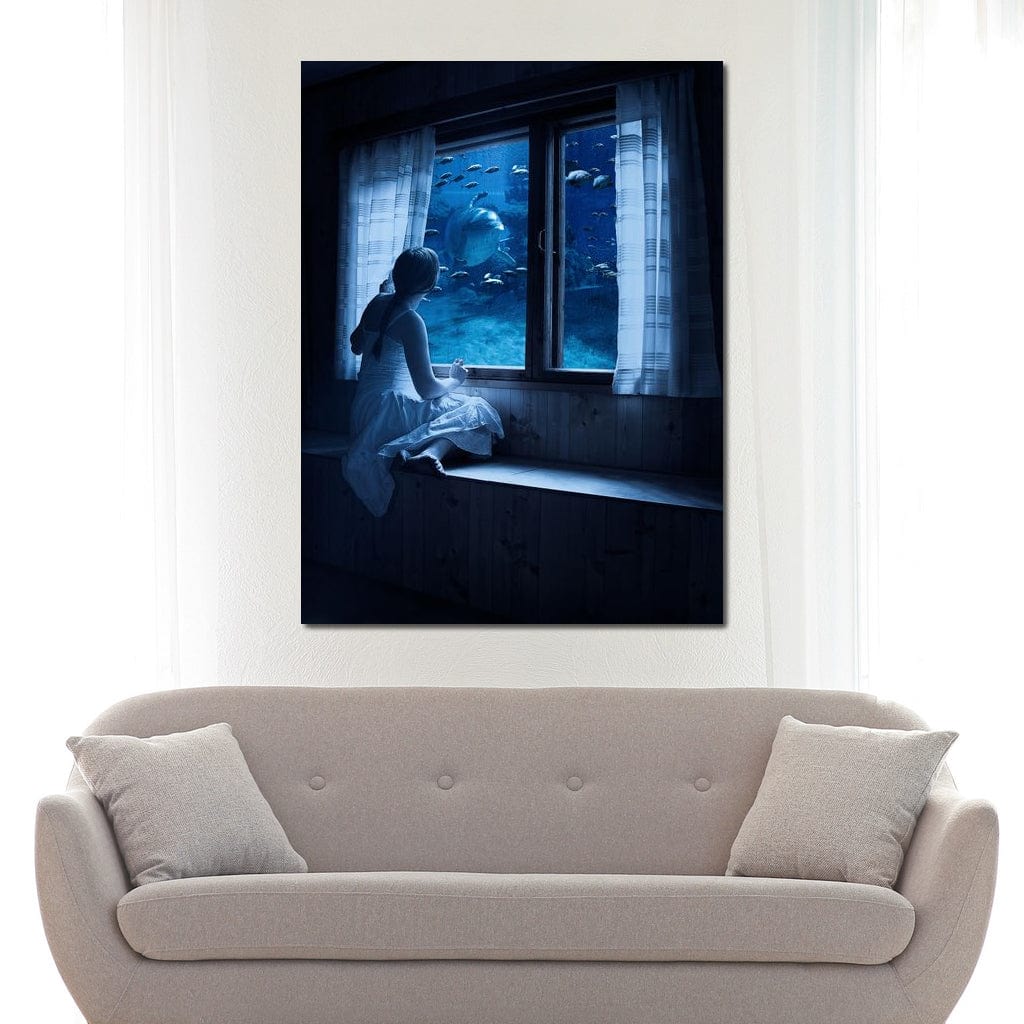tablou canvas cu un copil privind adancurile oceanului cu pesti si rechini printr-o fereastra